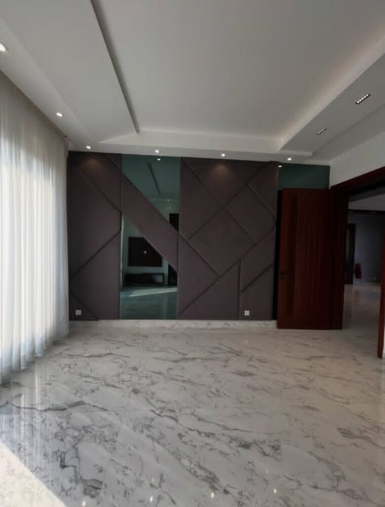 Room, sector 37 4 Bedroom 4050 Sq.Ft. Builder Floor In Sector 37 Faridabad 8692839