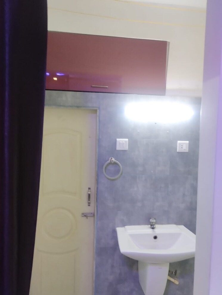 Bathroom, sai-complex-housing 1 Bedroom 540 Sq.Ft. Apartment In Dahisar West Mumbai 8692862