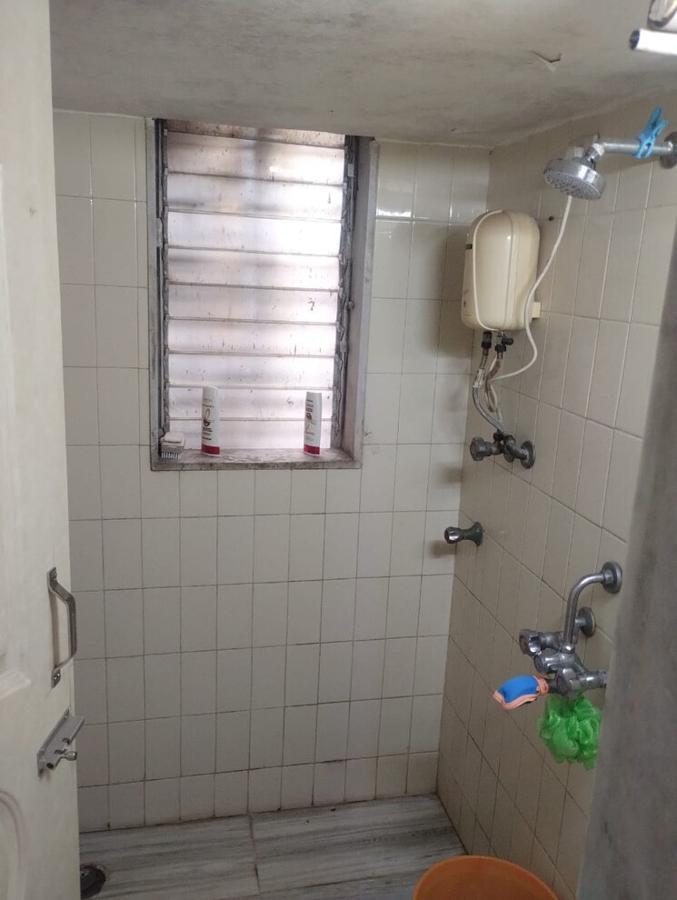 Bathroom, sai-complex-housing 1 Bedroom 540 Sq.Ft. Apartment In Dahisar West Mumbai 8692862