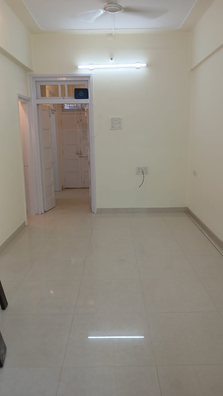1 BHK Apartment For Rent in Parshwanath Gardens