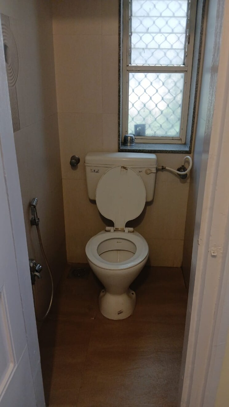 Bathroom, parshwanath-gardens 1 Bedroom 500 Sq.Ft. Apartment In Matunga Mumbai 8692882