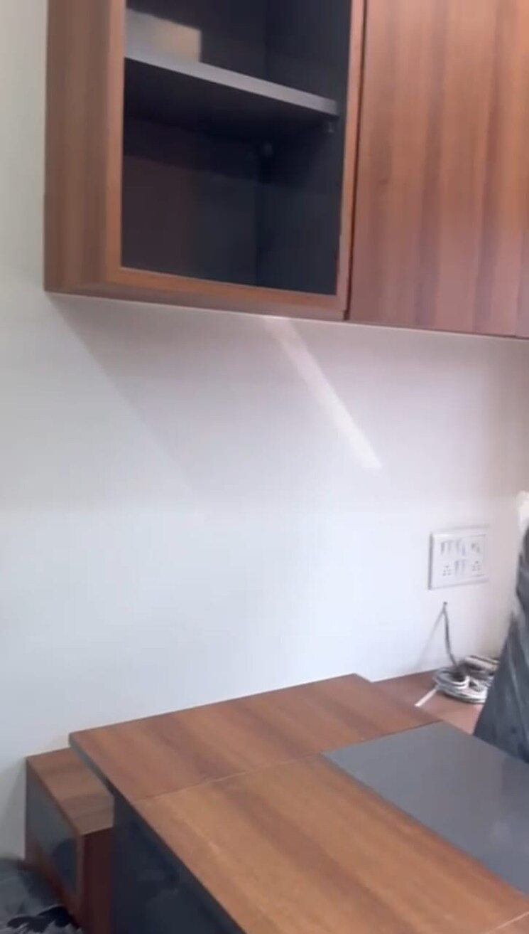 Other, sun-westbank Commercial Office Space 720 Sq.Ft. In Navrangpura Ahmedabad 8692890