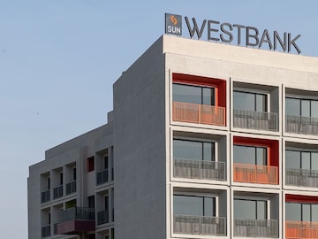  Office Space – Exterior View View at Sun Westbank, Navrangpura - for Rent