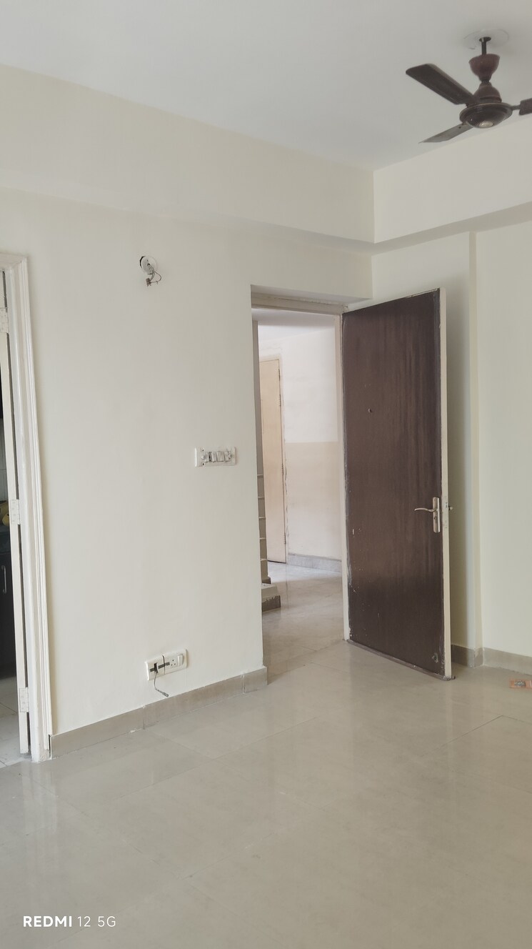 Room, paras-tierea 2 Bedroom 825 Sq.Ft. Apartment In Sector 137 Noida 8692925