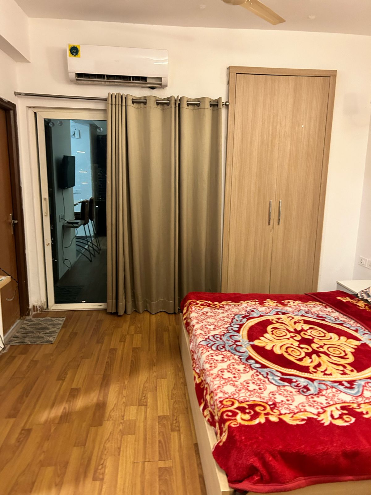 1 BHK Apartment For Rent in Nimbus The Golden Palm