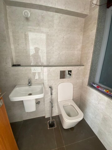 Bathroom in 1 BHK Apartment at Dynamix Avanya, Dahisar East – for Sale