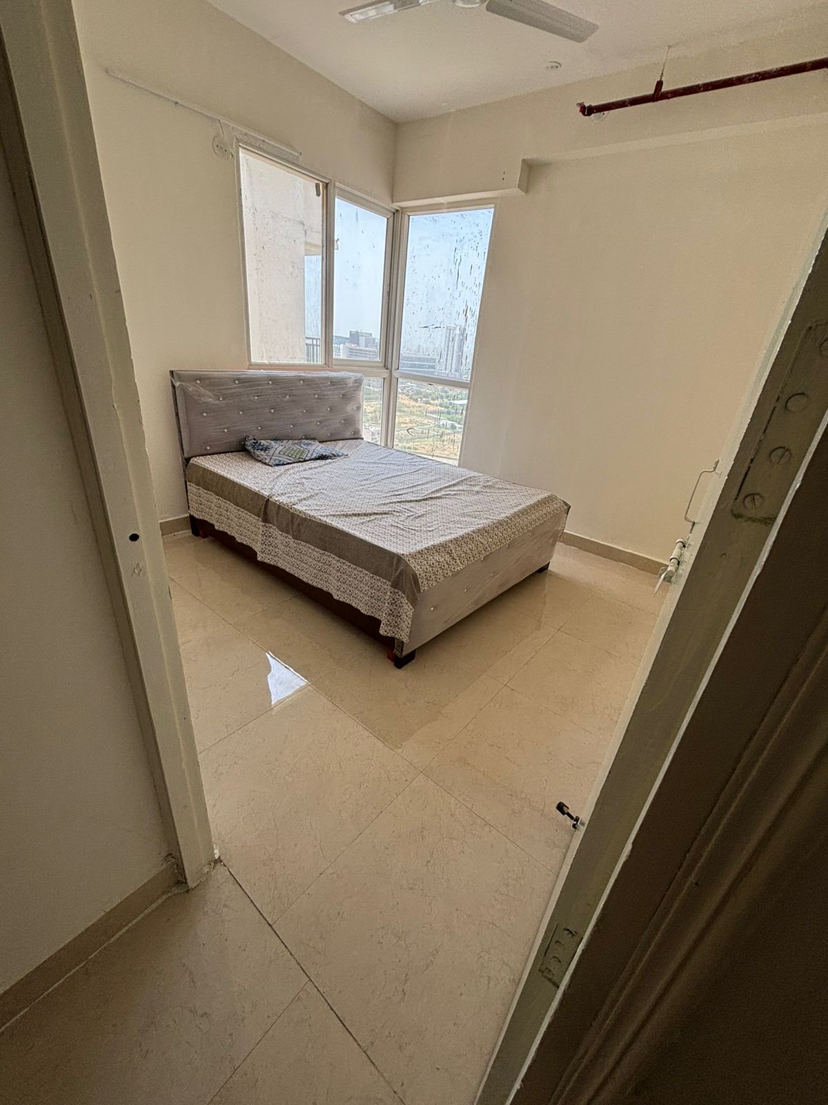 2 BHK + Pooja Room Apartment For Rent in Signature Global City 63A