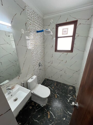 Bathroom in 2 BHK Apartment at Signature Global City 63A, Sector 63a – for Rent