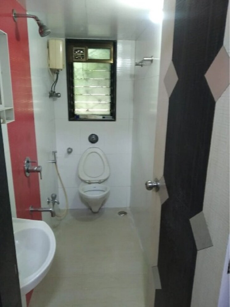 Bathroom, santacruz west 2 Bedroom 750 Sq.Ft. Apartment In Santacruz West Mumbai 8692996
