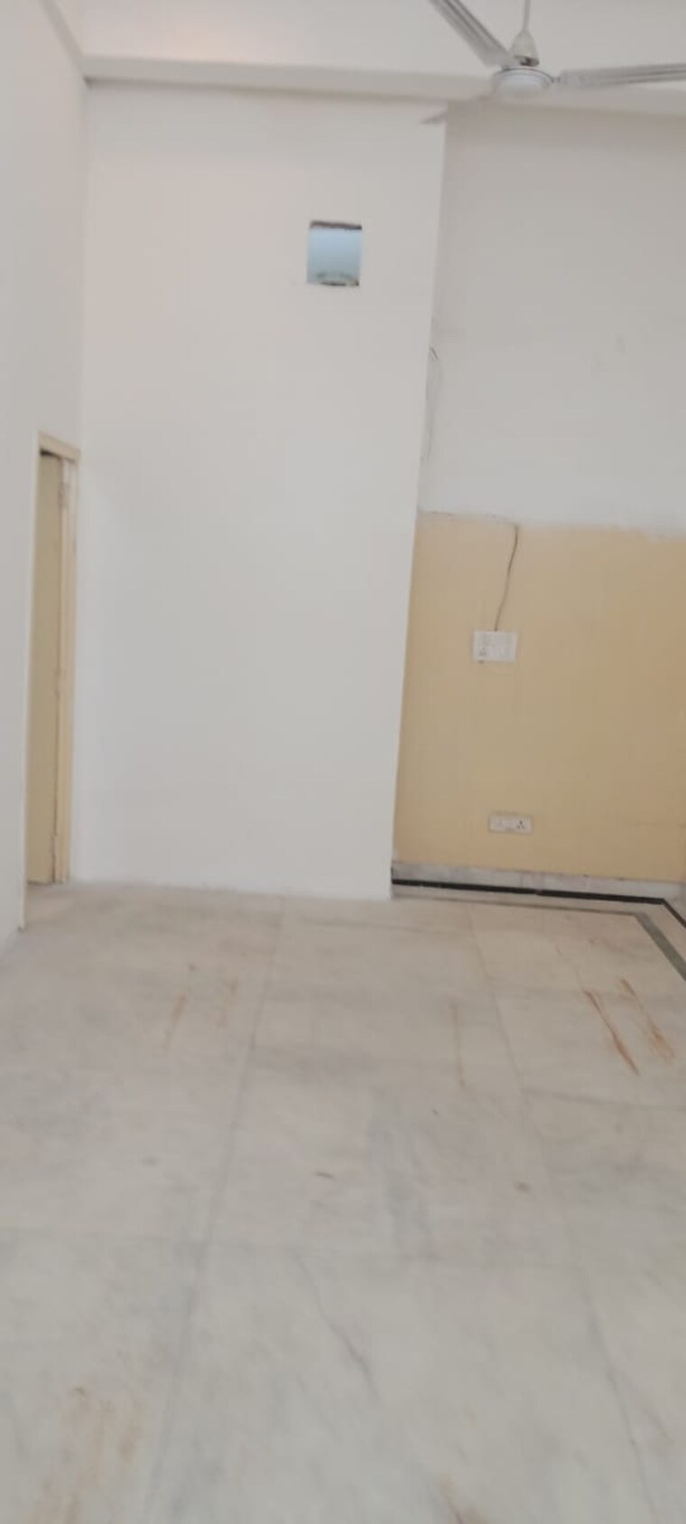 Room, preet vihar 3 Bedroom 1750 Sq.Ft. Builder Floor In Preet Vihar Delhi 8693216