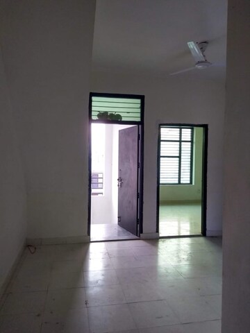 Room in 2 BHK Builder Floor at Sector 52 – for Rent