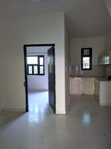 Room in 2 BHK Builder Floor at Sector 52 – for Rent