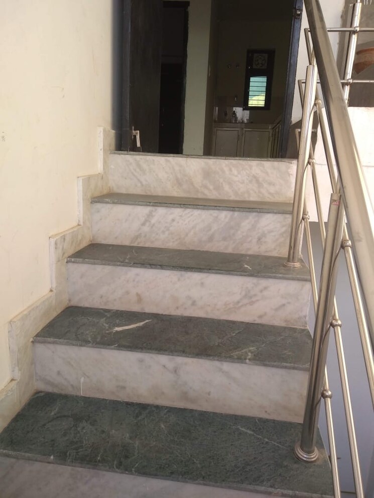 undefined, sector 52 2 Bedroom 140 Sq.Yd. Builder Floor In Sector 52 Gurgaon 8693272