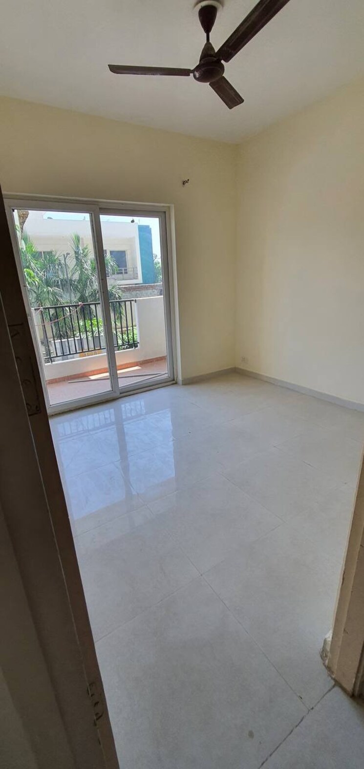 Room, gls-arawali-homes 2 Bedroom 890 Sq.Ft. Apartment In Sohna Sector 4 Gurgaon 8693435