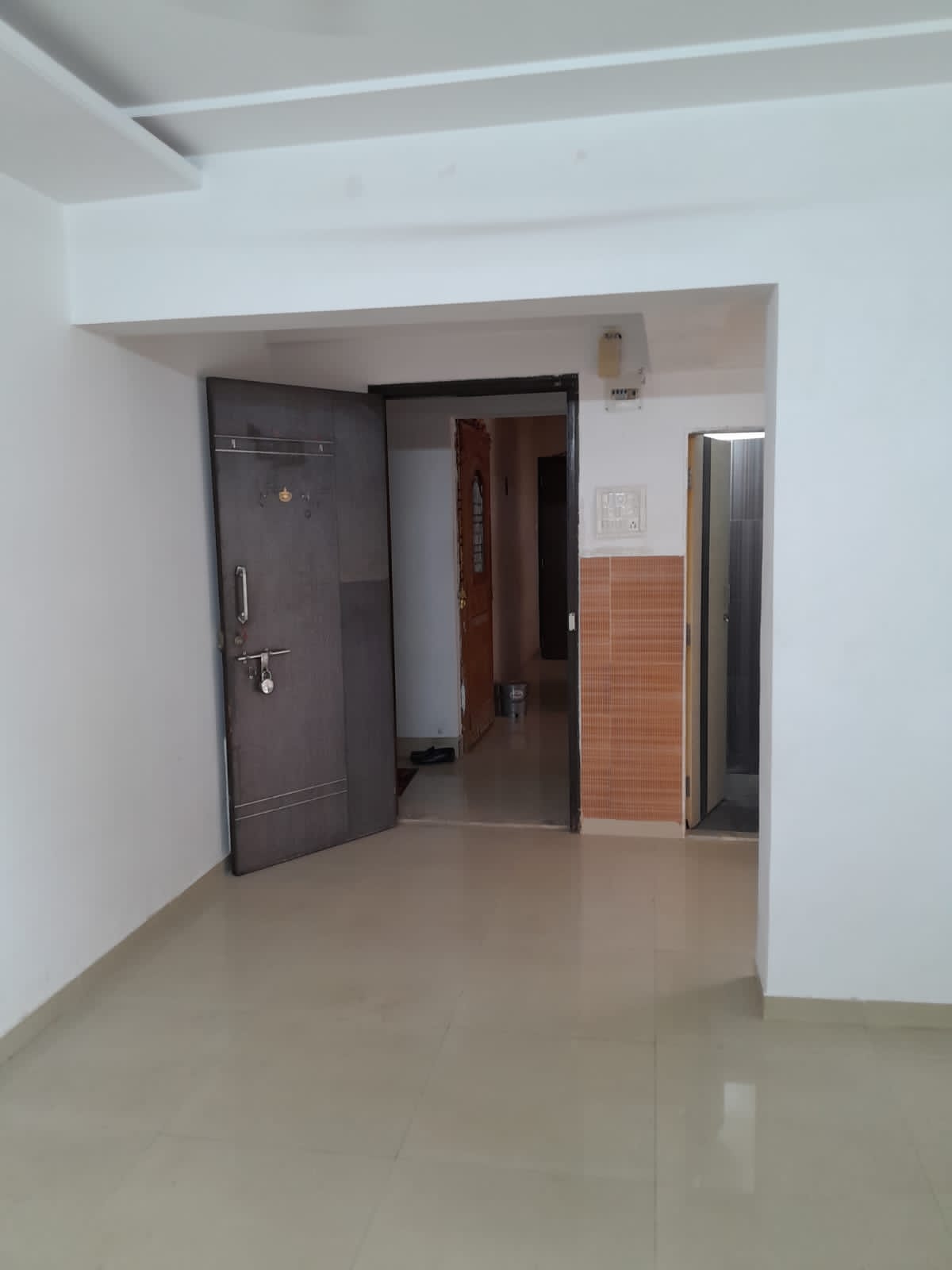 1 BHK Apartment For Sale in Astha Chsl,subhas Lane