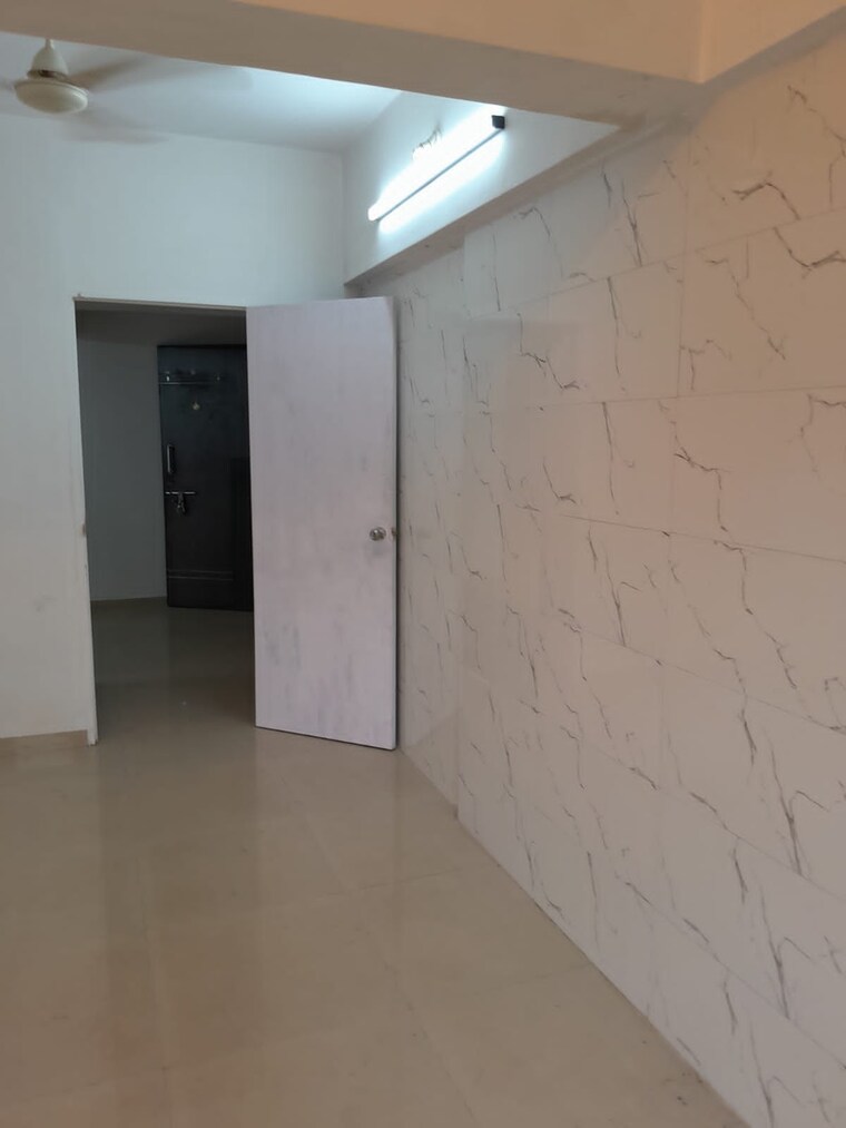 Room, kandivali west 1 Bedroom 380 Sq.Ft. Apartment In Kandivali West Mumbai 8693460
