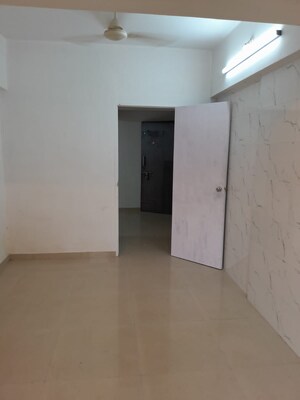 Room in 1 BHK Apartment at Kandivali West – for Sale