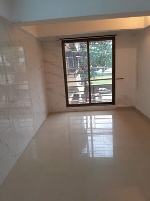 Room in 1 BHK Apartment at Kandivali West – for Sale