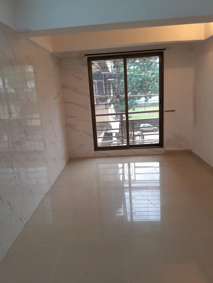Room, kandivali west 1 Bedroom 380 Sq.Ft. Apartment In Kandivali West Mumbai 8693460