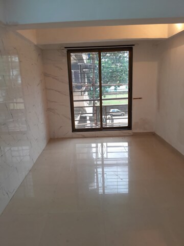 Room in 1 BHK Apartment at Kandivali West – for Sale