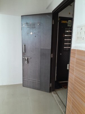 Furnished Amenities in 1 BHK Apartment at Kandivali West – for Sale