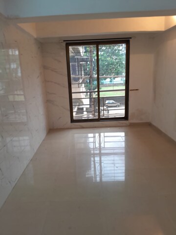 Room in 1 BHK Apartment at Kandivali West – for Rent