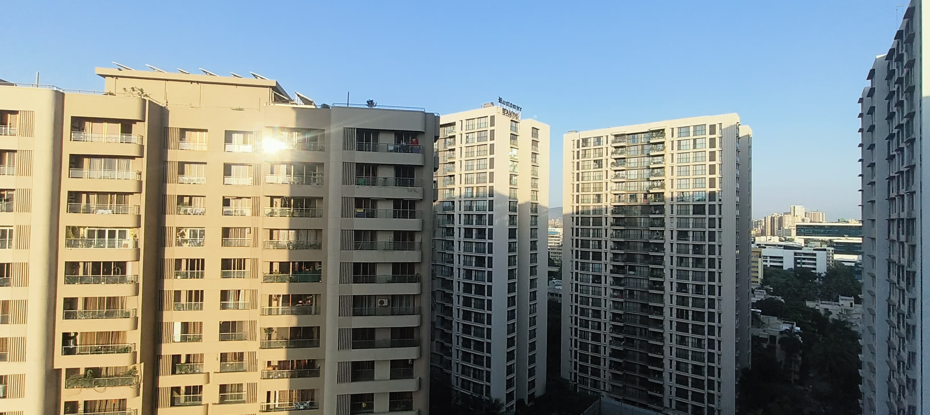 2 BHK + Extra Room 1150 Sq.Ft. Apartment in Rustomjee Oriana