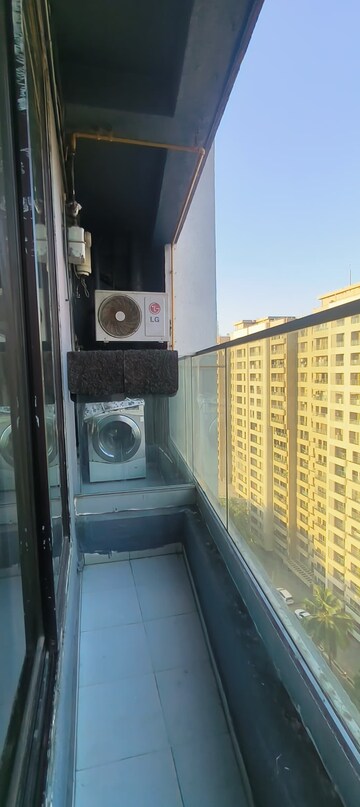 Bathroom in 2 BHK Apartment at Rustomjee Oriana, Bandra East – for Rent
