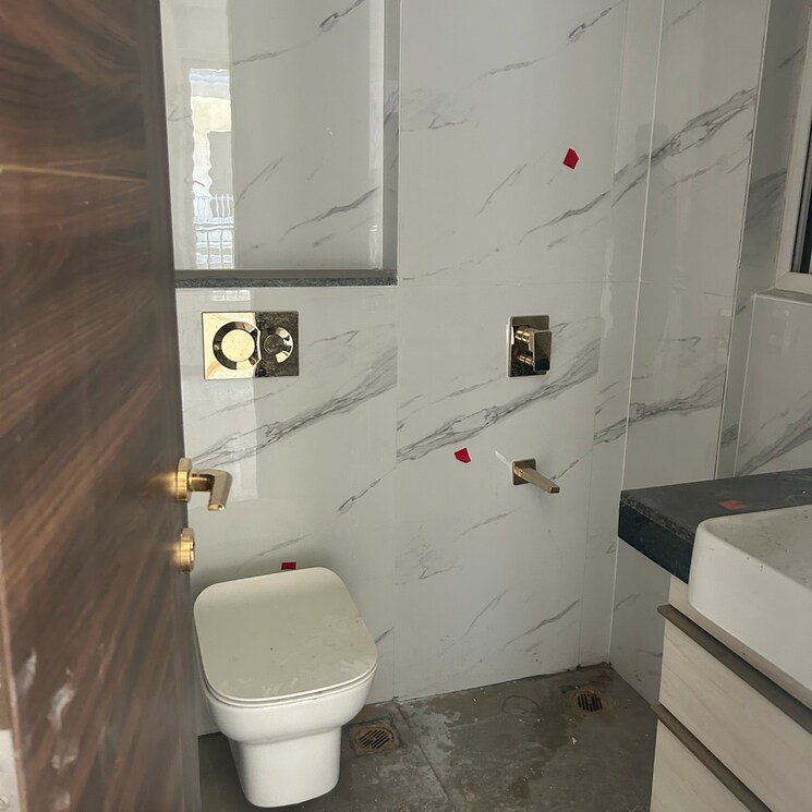 Bathroom, smart-world-orchard 3 Bedroom 1600 Sq.Ft. Builder Floor In Sector 61 Gurgaon 8693772