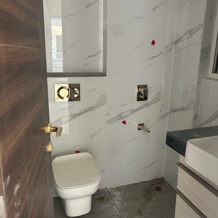 Bathroom, smart-world-orchard 3 Bedroom 1600 Sq.Ft. Builder Floor In Sector 61 Gurgaon 8693772