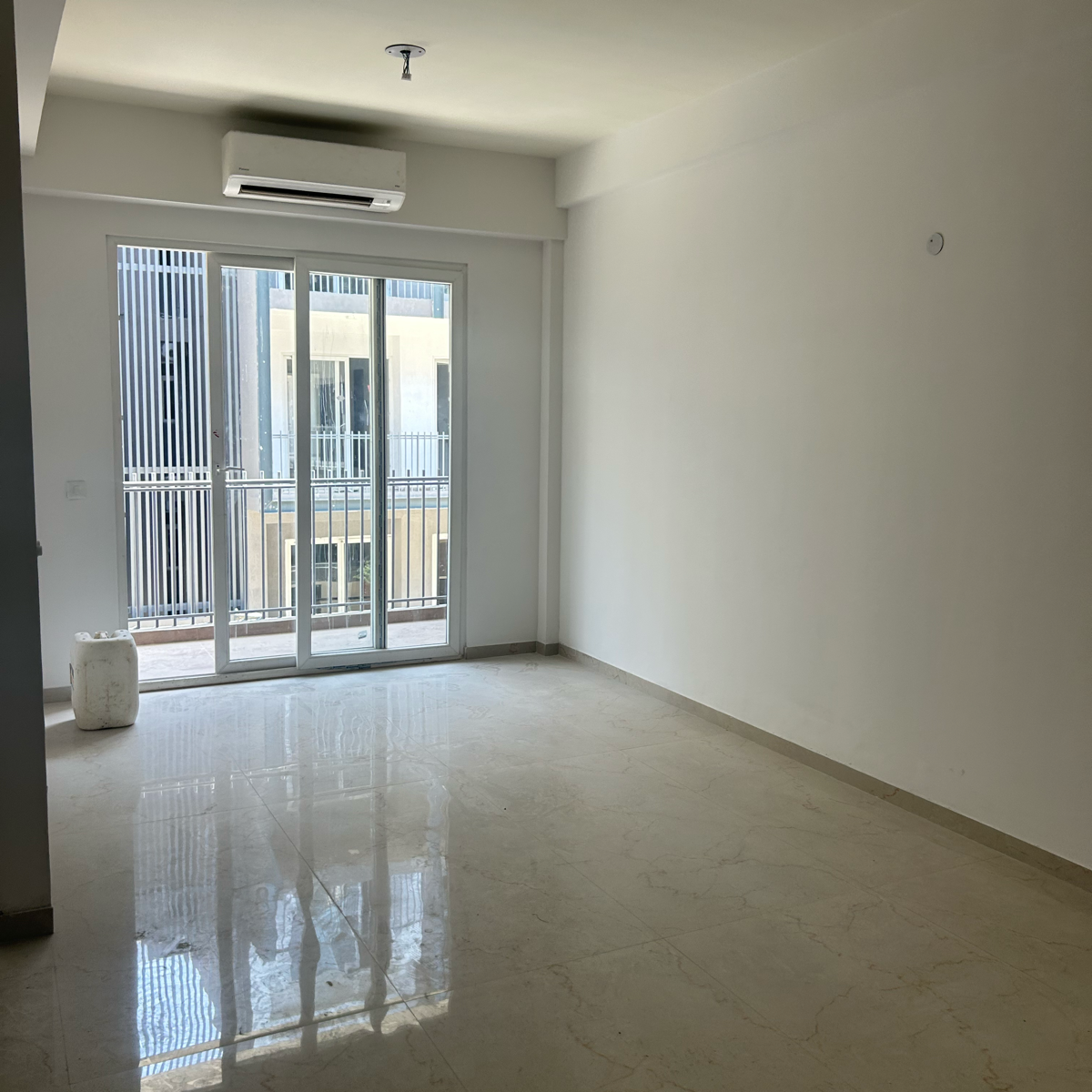 3 BHK + Study Room 1600 Sq.Ft. Builder Floor in Smart World Orchard