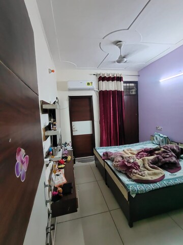 Bedroom in 3 BHK Builder Floor at Dhakoli – for Rent
