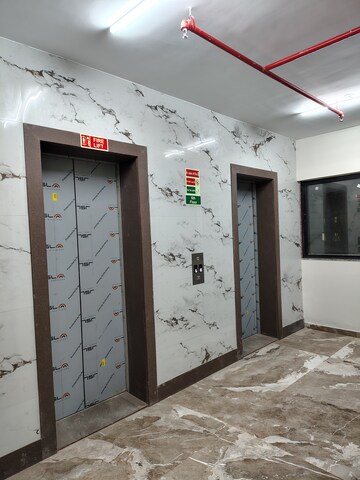 Lift in 2 BHK Apartment at Monarch Apartment, Santacruz West – for Rent