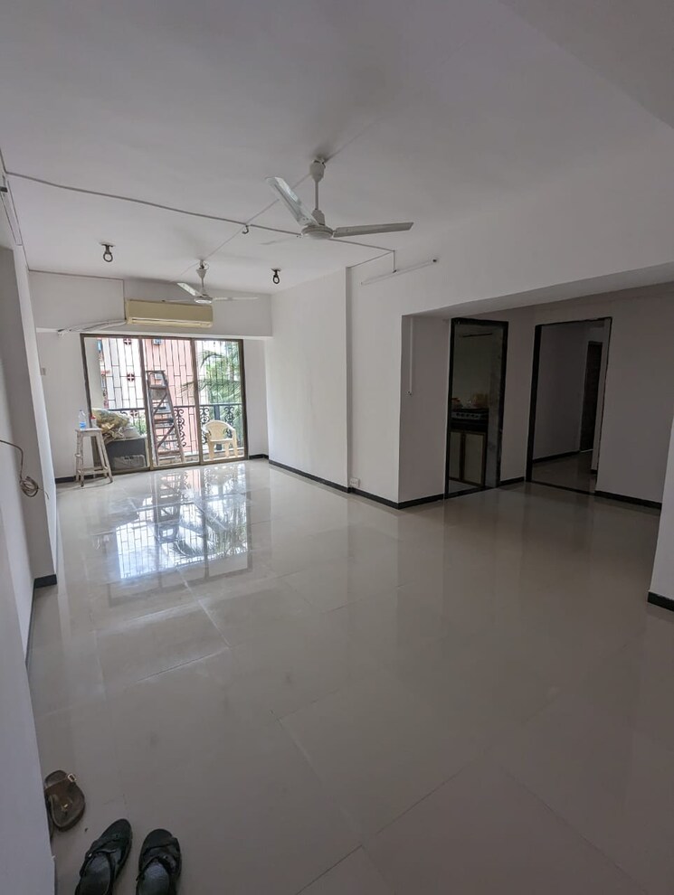 Room, khar west 3 Bedroom 1650 Sq.Ft. Apartment In Khar West Mumbai 8693858
