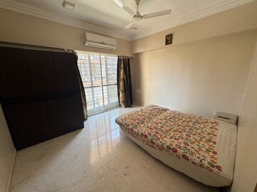 Bedroom in 3 BHK Apartment at Khar West – for Rent