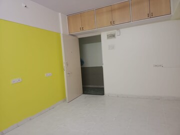 Room in 1 RK Apartment at Ganesh Kunj Apartment Andheri East, Andheri East – for Rent