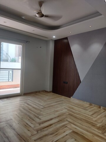 Room in 3 BHK Builder Floor at Unitech South City 1, South City 1 – for Rent