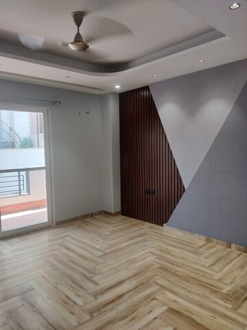 Room in 3 BHK Builder Floor at Unitech South City 1, South City 1 – for Rent