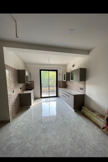 Room in 3 BHK Builder Floor at RWA Residential Society Sector 46, Sector 46 – for Rent
