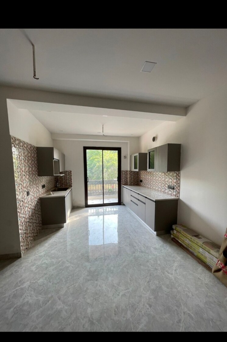 Room, rwa-residential-society-sector-46 3 Bedroom 2400 Sq.Ft. Builder Floor In Sector 46 Gurgaon 8693956