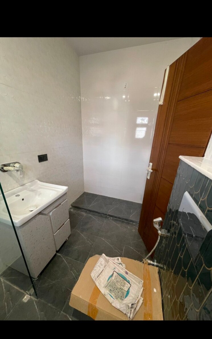 Master Bedroom, rwa-residential-society-sector-46 3 Bedroom 2400 Sq.Ft. Builder Floor In Sector 46 Gurgaon 8693956