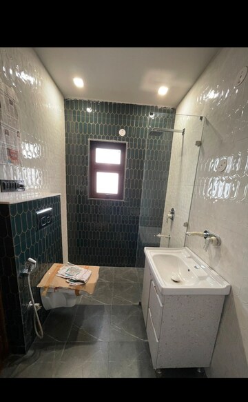 Bathroom in 3 BHK Builder Floor at RWA Residential Society Sector 46, Sector 46 – for Rent
