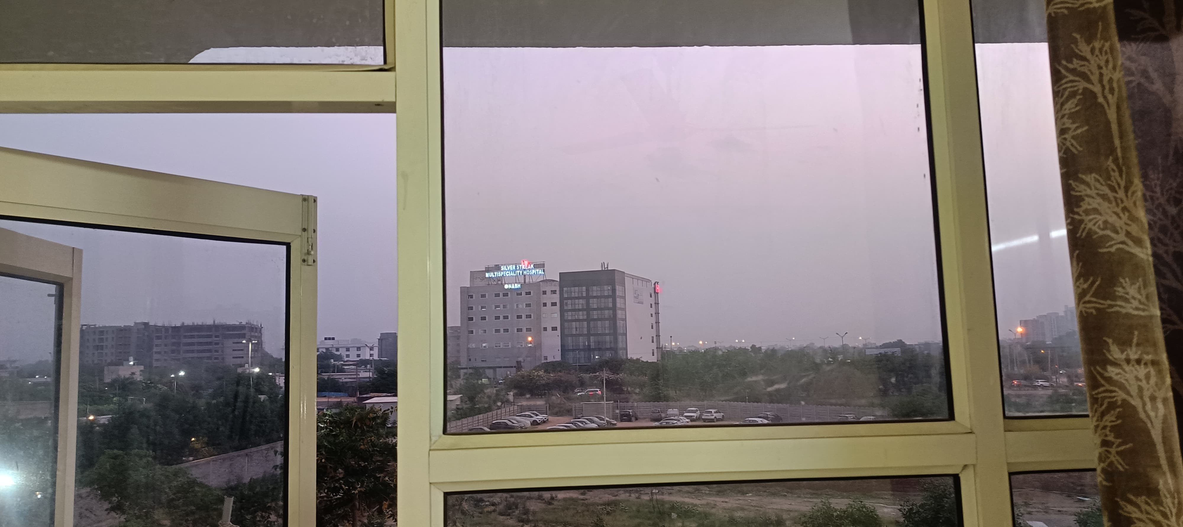 2 BHK Apartment For Rent in Pyramid Elite