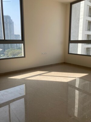 Room in 2 BHK Apartment at Piramal Vaikunth, Balkum Pada – for Sale