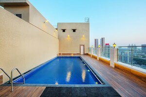 Swimming Pool in 1 BHK Apartment at Lalani Grandeur, Goregaon East – for Sale