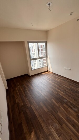 Room in 2 BHK Apartment at Piramal Vaikunth, Balkum Pada – for Sale