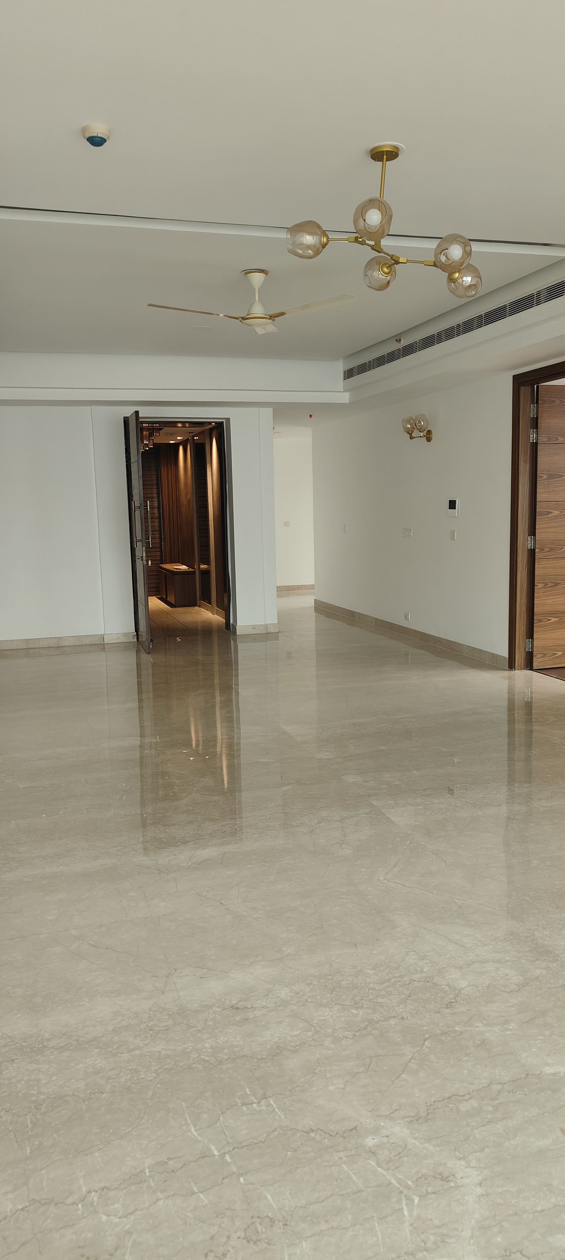 3 BHK + Servant Room Apartment For Rent in M3M Golf Estate