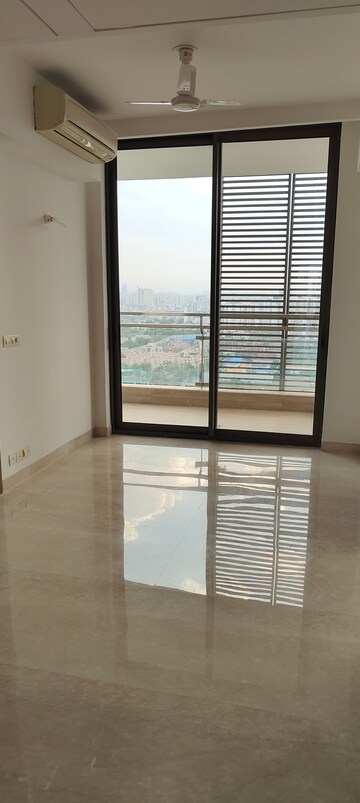 Room in 3 BHK Apartment at M3M Golf Estate, Sector 65 – for Rent