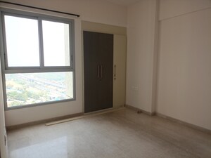 Room in 2 BHK Apartment at Piramal Vaikunth, Balkum Pada – for Sale