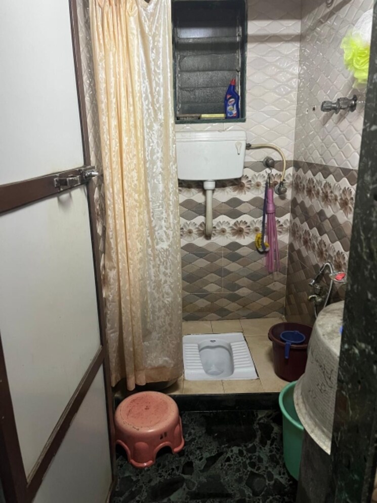 Bathroom, sharad-chs-kurla 1 Bedroom 250 Sq.Ft. Apartment In Kurla Mumbai 8694098